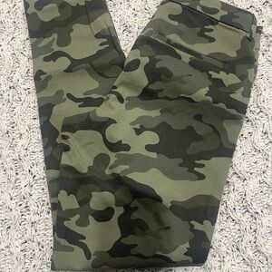 Old Navy Camouflage Skinny Pants